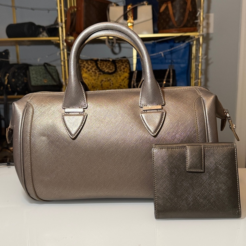 Salvatore Ferragamo SET: Metallic Platinum Gray Satchel & Wallet Silver Gancini - Picture 5 of 13